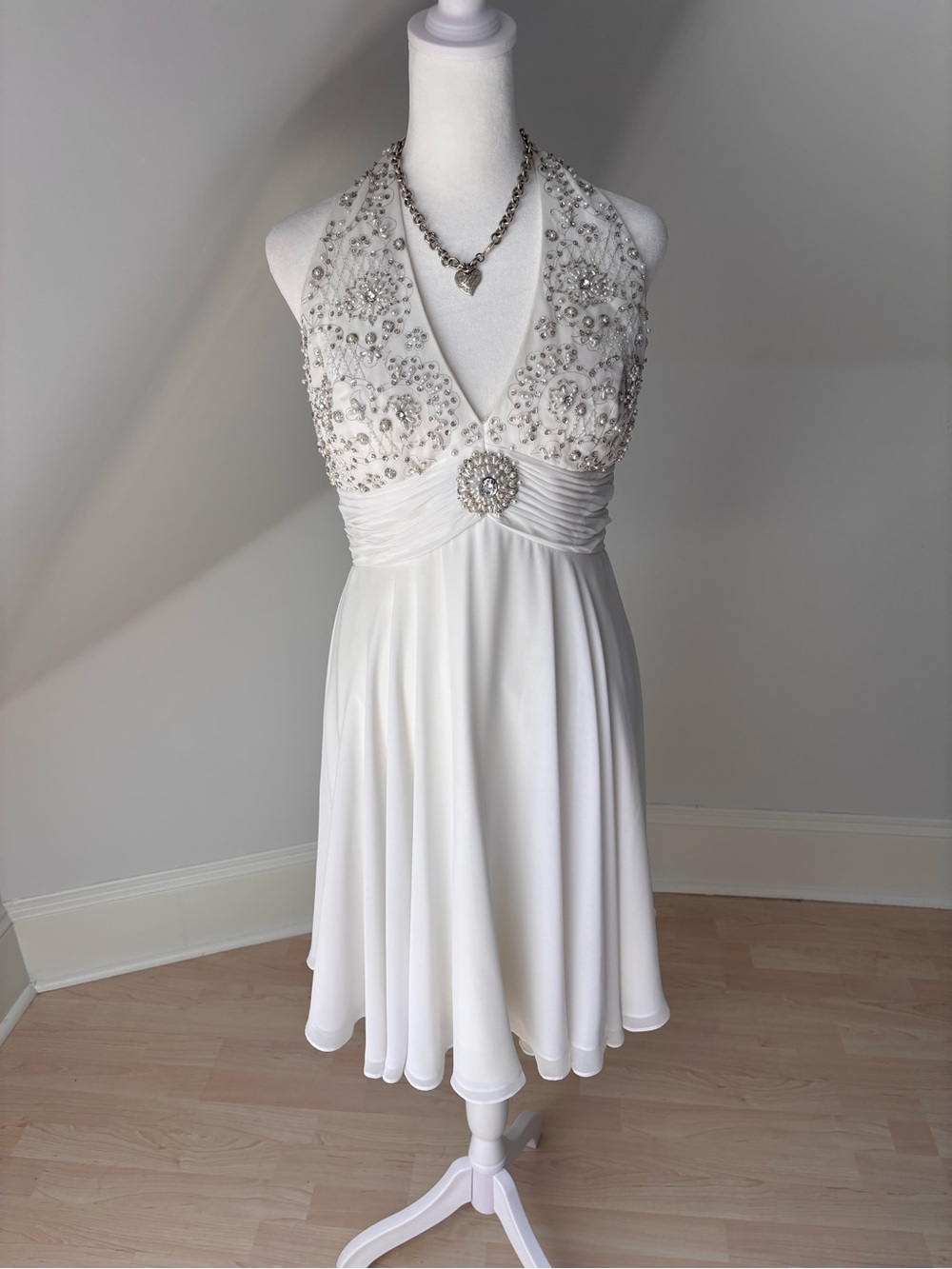 Niki by Niki Livas Beaded Halter Dress 🤍